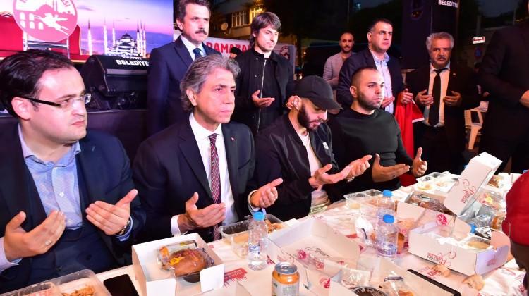 Benzema Fatih'te iftar programına katıldı