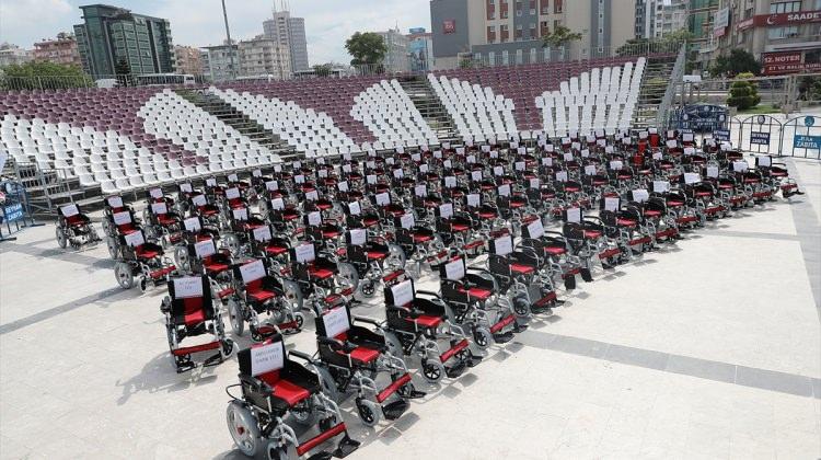 Adana'da 120 engelliye akülü tekerlekli sandalye