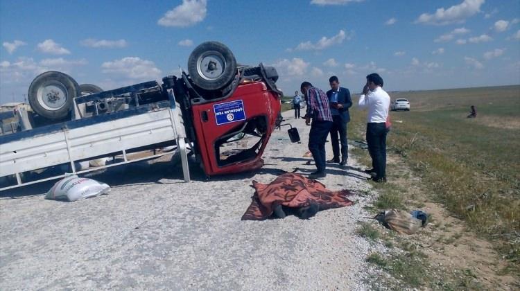 Aksaray'da kamyonet devrildi: 1 ölü, 1 yaralı