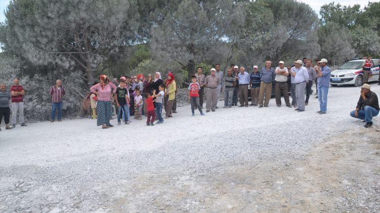 Ayvalık'ta yol kapama eylemi