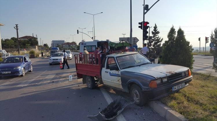 Sakarya'da trafik kazası: 2 yaralı