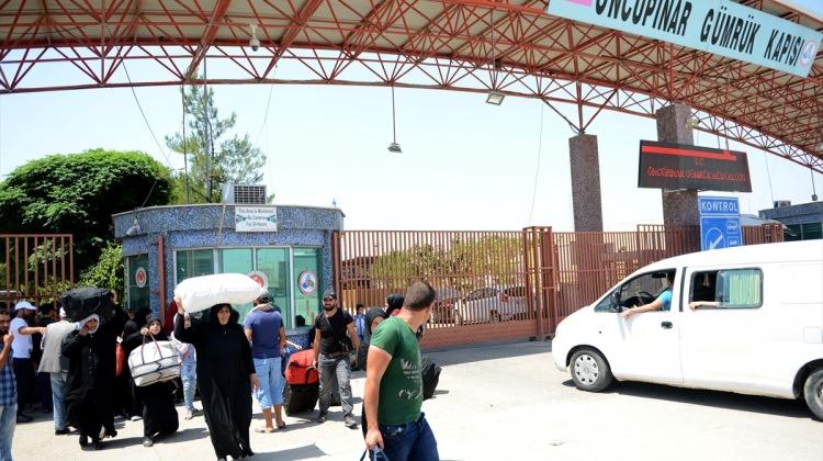 Sığınmacıların bayram sonrası Türkiye'ye dönüşleri sürüyor