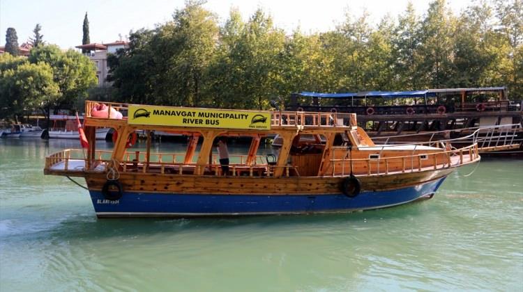 Manavgat'ta nehir otobüsü seferleri başlatıldı