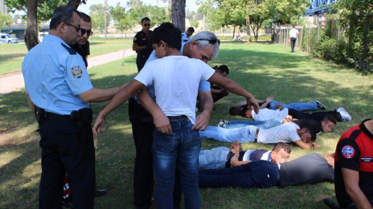 Adana'da bıçaklı gasp iddiası