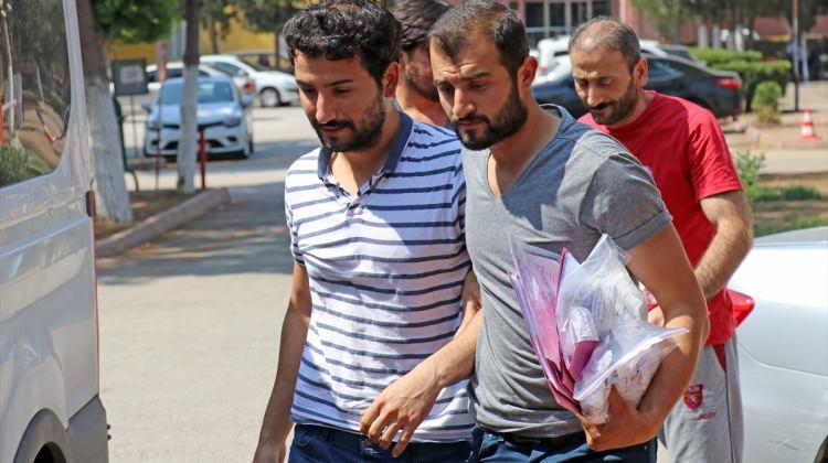Adana'da "Hero" yazılı tişörtü giyenlerin gözaltına alınması
