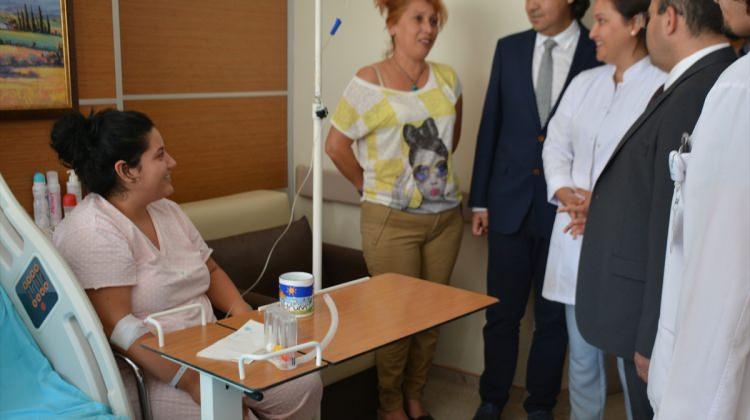 Vali Ustaoğlu, Tatvan'daki hastaları ziyaret etti