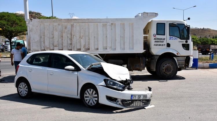 Kırıkkale'de trafik kazası: 2 yaralı
