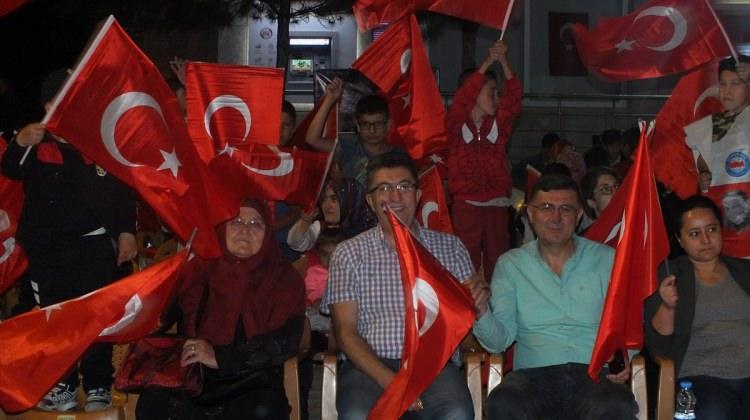 Sivas'ta demokrasi nöbeti devam etti