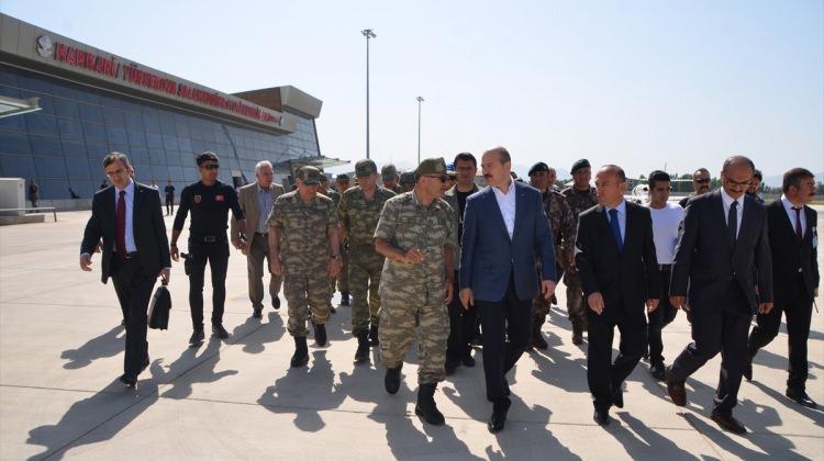 İçişleri Bakanı Soylu, Çukurca'da güvenlik yolunu inceledi