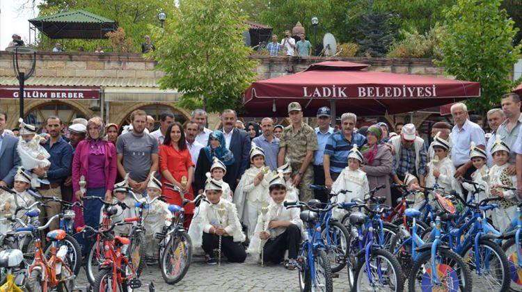 Ladik'te toplu sünnet şöleni