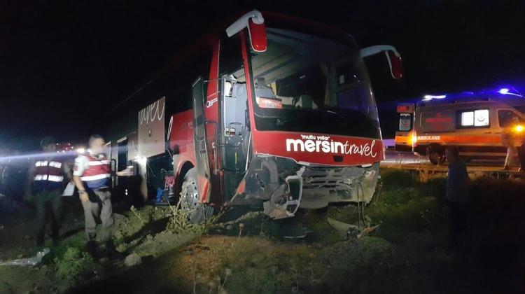 Ankara'da otobüs yoldan çıktı: 9 yaralı