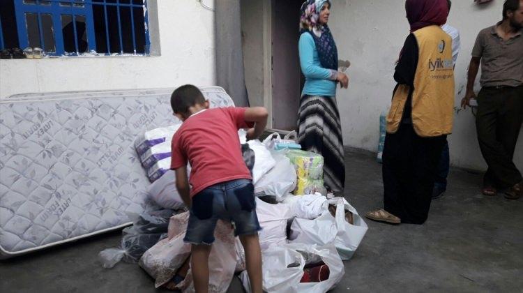 Kilis'te Suriyeli ailelere yardım