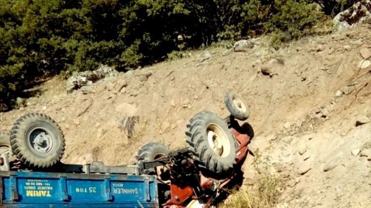 Seydişehir'de traktör devrildi: 5 yaralı