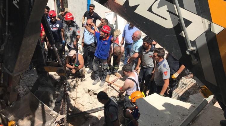 Gaziantep'te 3 işçi çöken istinat duvarının enkazında kaldı
