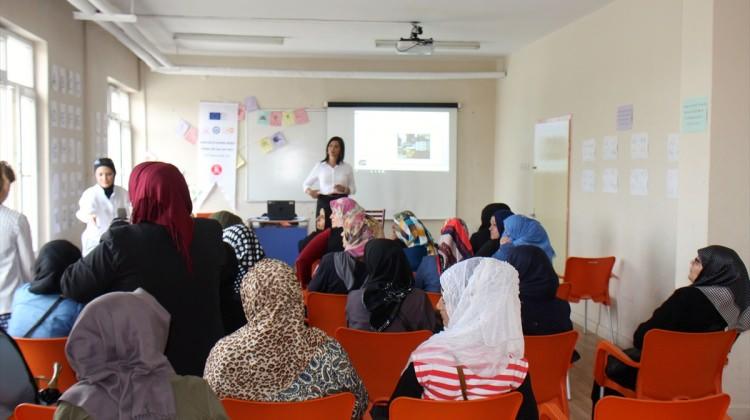 ESOGÜ'den mülteci kadınlara kadın hakları semineri