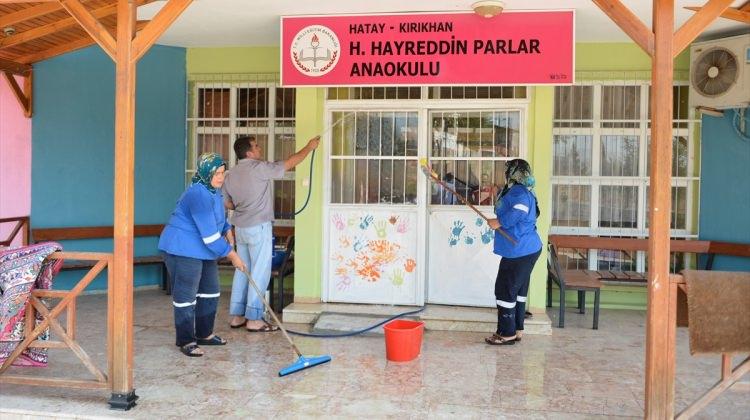 Kırıkhan'da okullarda dezenfekte çalışmaları