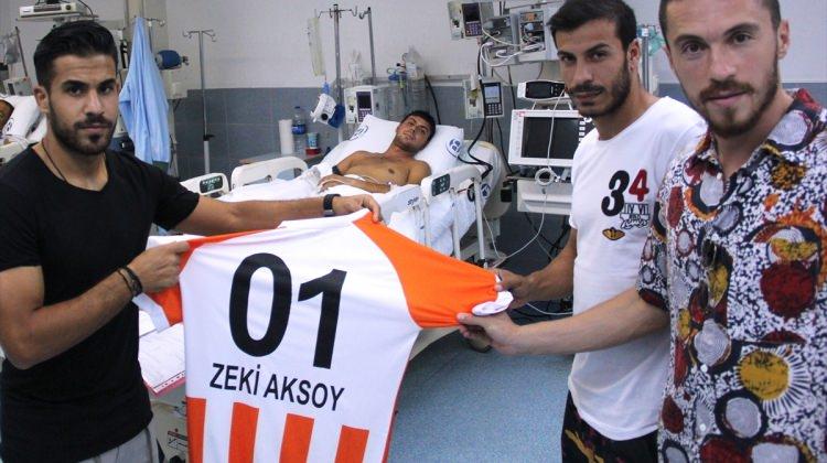 Adanasporlu futbolculardan gazi Zeki Aksoy'a ziyaret