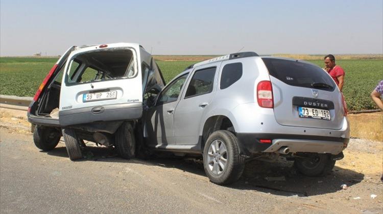 Şanlıurfa'da trafik kazası: 2 ölü, 8 yaralı