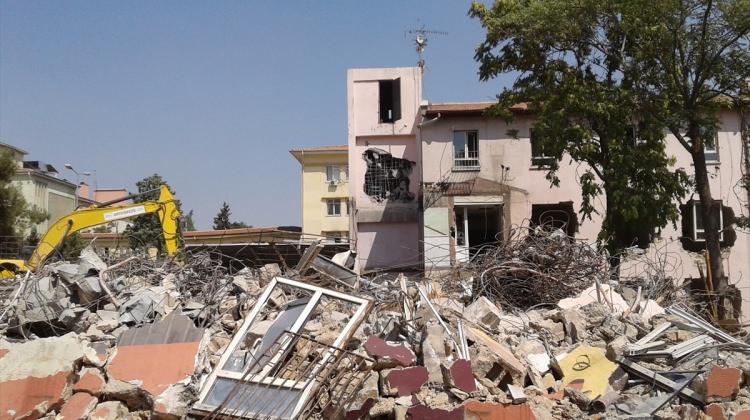 Gaziantep'te kullanılmayan hastane binası yıkılıyor