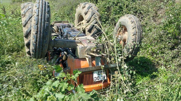 Kocaeli'de traktör devrildi: 1 yaralı