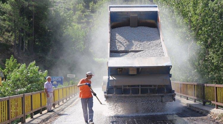 Başköy yolu bayrama hazır