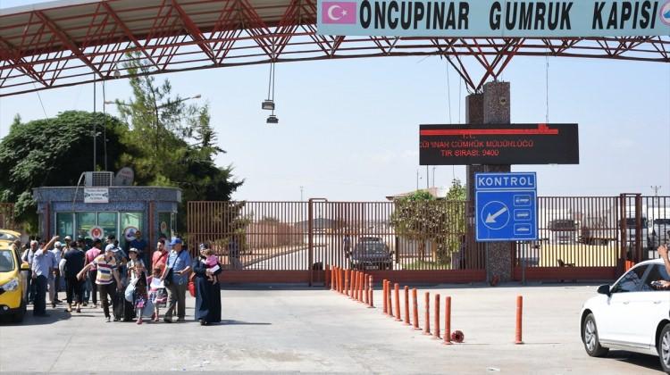 Sığınmacıların bayram sonrası Türkiye'ye dönüşleri sürüyor
