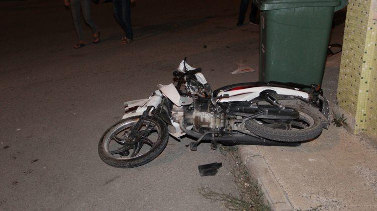 Erzincan'da motosikletle özel halk otobüsü çarpıştı: 3 yaralı