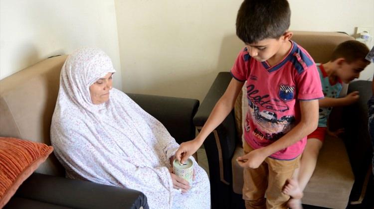 Suriyeli yetimler harçlıklarını Arakan'a yolladı