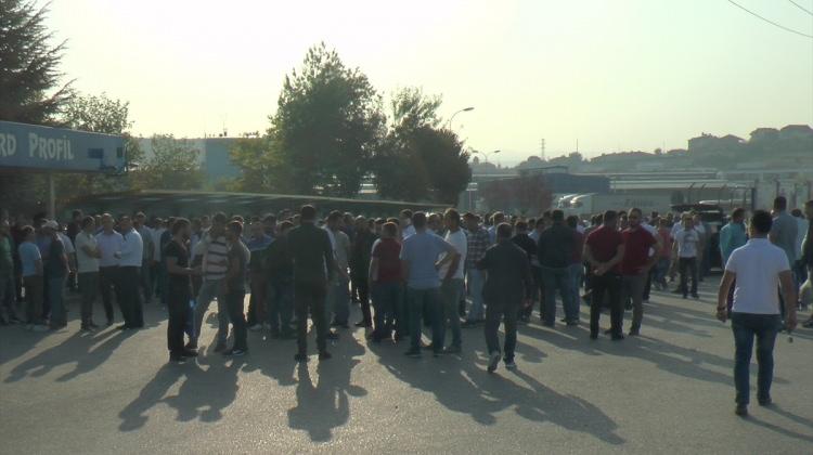 Düzce'de işçilerin fabrikaya alınmadığı iddiası