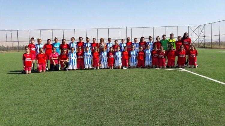 Yüksekova'nın ilk kadın futbol takımı kuruldu