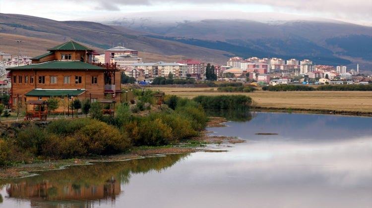 Ardahan'a mevsimin ilk karı yağdı