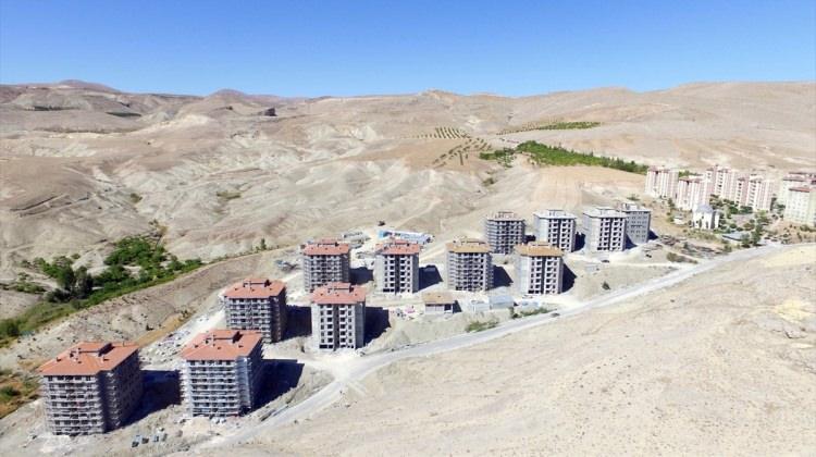 Darende'de TOKİ konutlarının yarısı tamamlandı