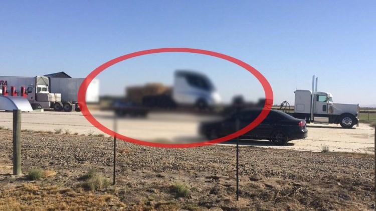 Tesla'nın kamyonu kamuflajsız görüntülendi!
