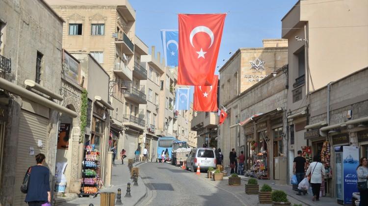 Mardin esnafından Türkmenlere bayraklı destek