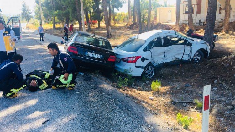 Denizli'de trafik kazası: 4 yaralı