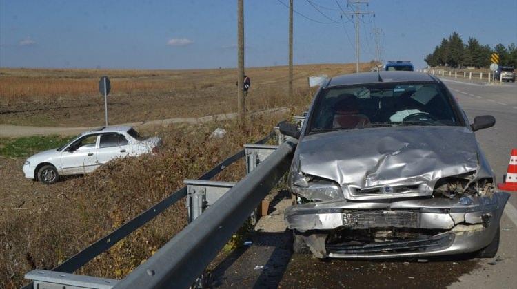 Edirne'de trafik kazası: 2 yaralı