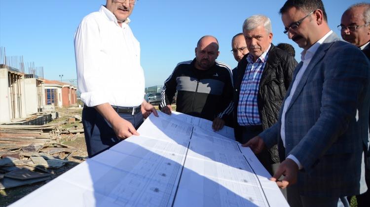 Özkan’dan Karacabey Birlikspor tesis inşaatında inceleme