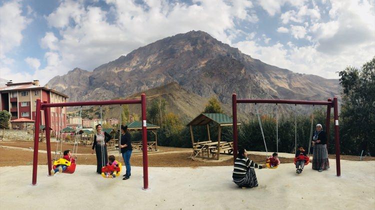 Hakkari'de çocuklara park ve oyun alanı