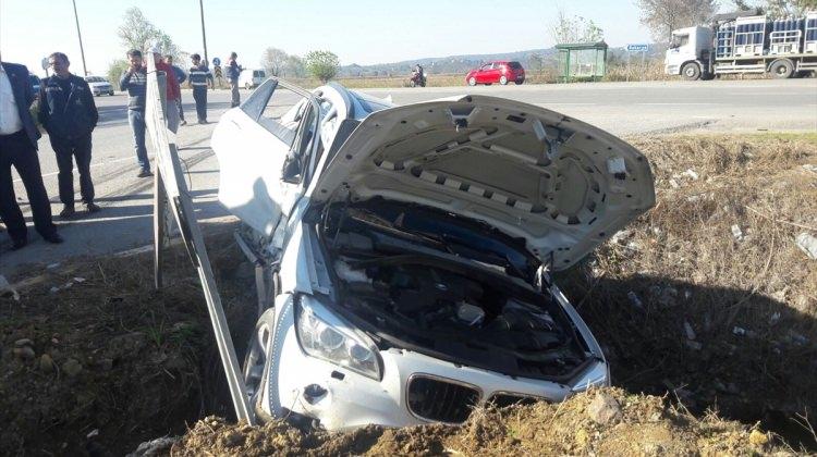 Ferizli'de trafik kazası: 3 yaralı