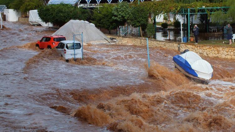 Mersin'de şiddetli yağış