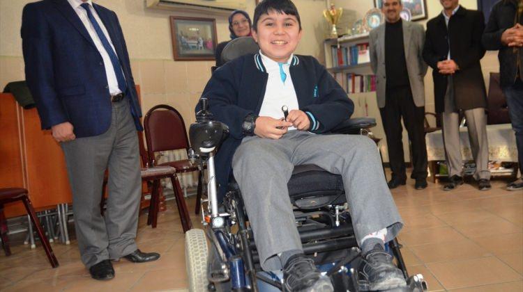 Ortaokul öğrencisi Vahit’in akülü sandalye sevinci