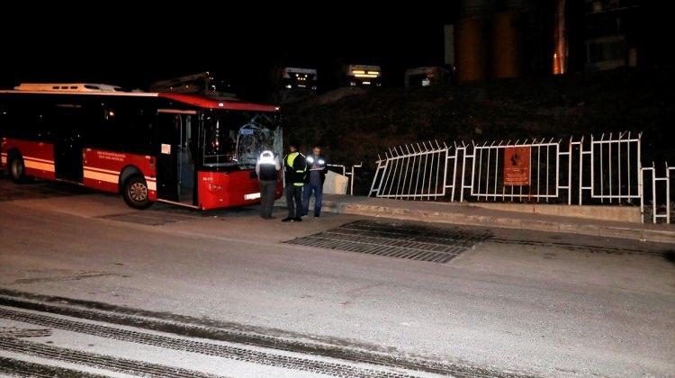 İzmir'de iki otobüs arasında sıkışan şoför öldü