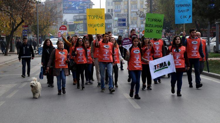 "Toprağa saygı" için yürüdüler