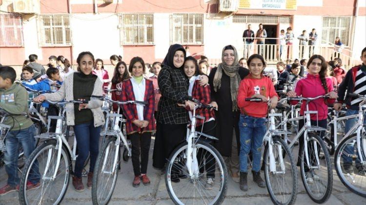 Büyükşehir Belediyesi’nden öğrencilere bisiklet