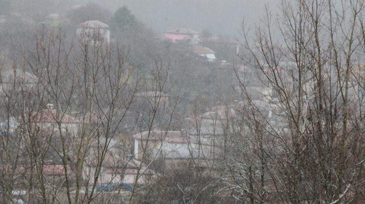 Kırklareli'nin yüksek kesimlerinde kar yağışı başladı