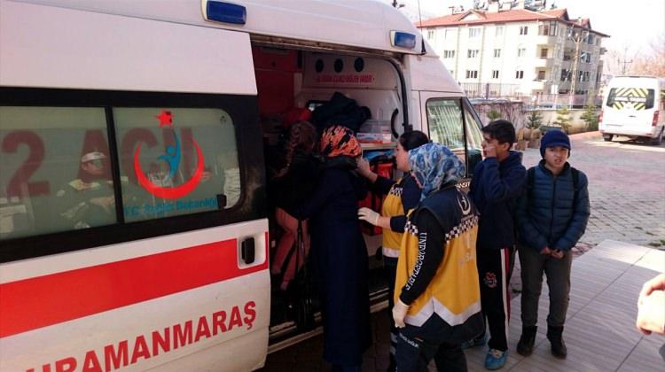 Kahramanmaraş'ta öğrenci servisi ile otomobil çarpıştı: 6 yaralı
