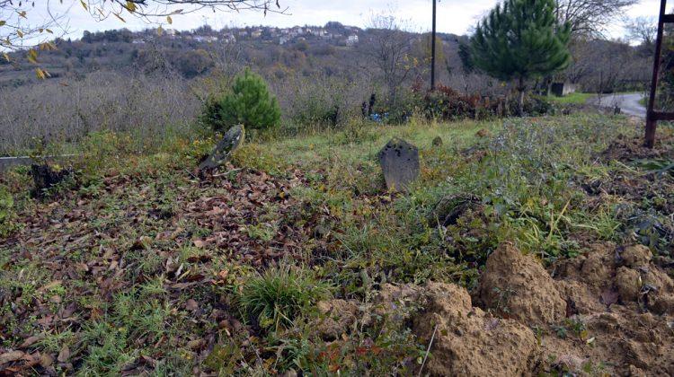 Alaplı'da tarihi mezar taşının çalındığı iddiası