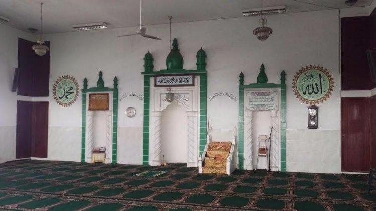 “Teröristler gidiyor” diye camileri kapatıyorlar!