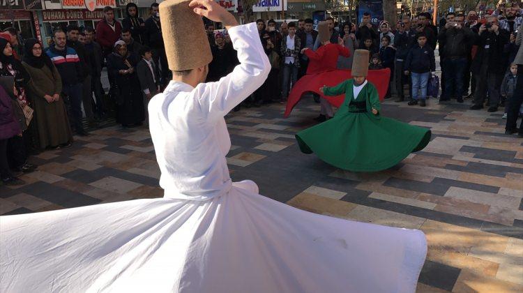 Kahramanmaraş'ta öğrencilerin semazen gösterisi