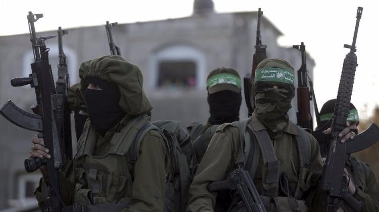 Sokağa indiler! Kudüs kararına silahlı tepki